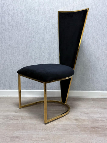 Dine in Luxury with Our Black & Gold Elegance