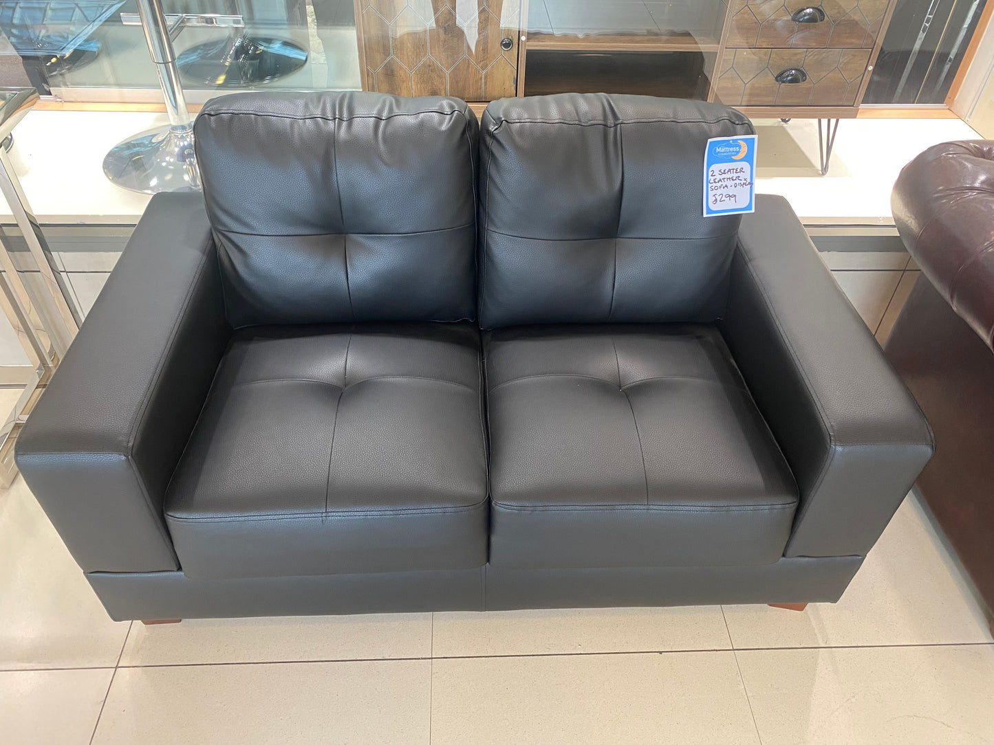 2 Seater Leather Sofa 140 x 77 cm