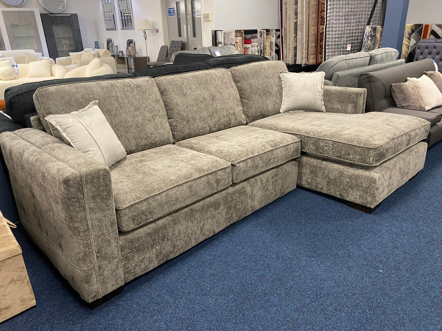 Valente Right-Hand Facing Corner Sofa in Textured Velvet