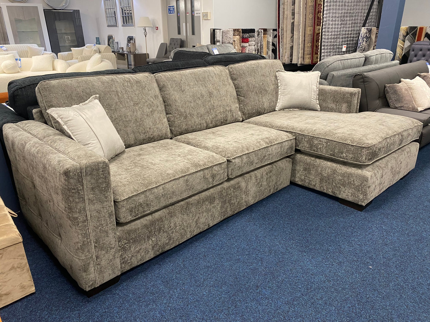 Valente Right-Hand Facing Corner Sofa in Textured Velvet