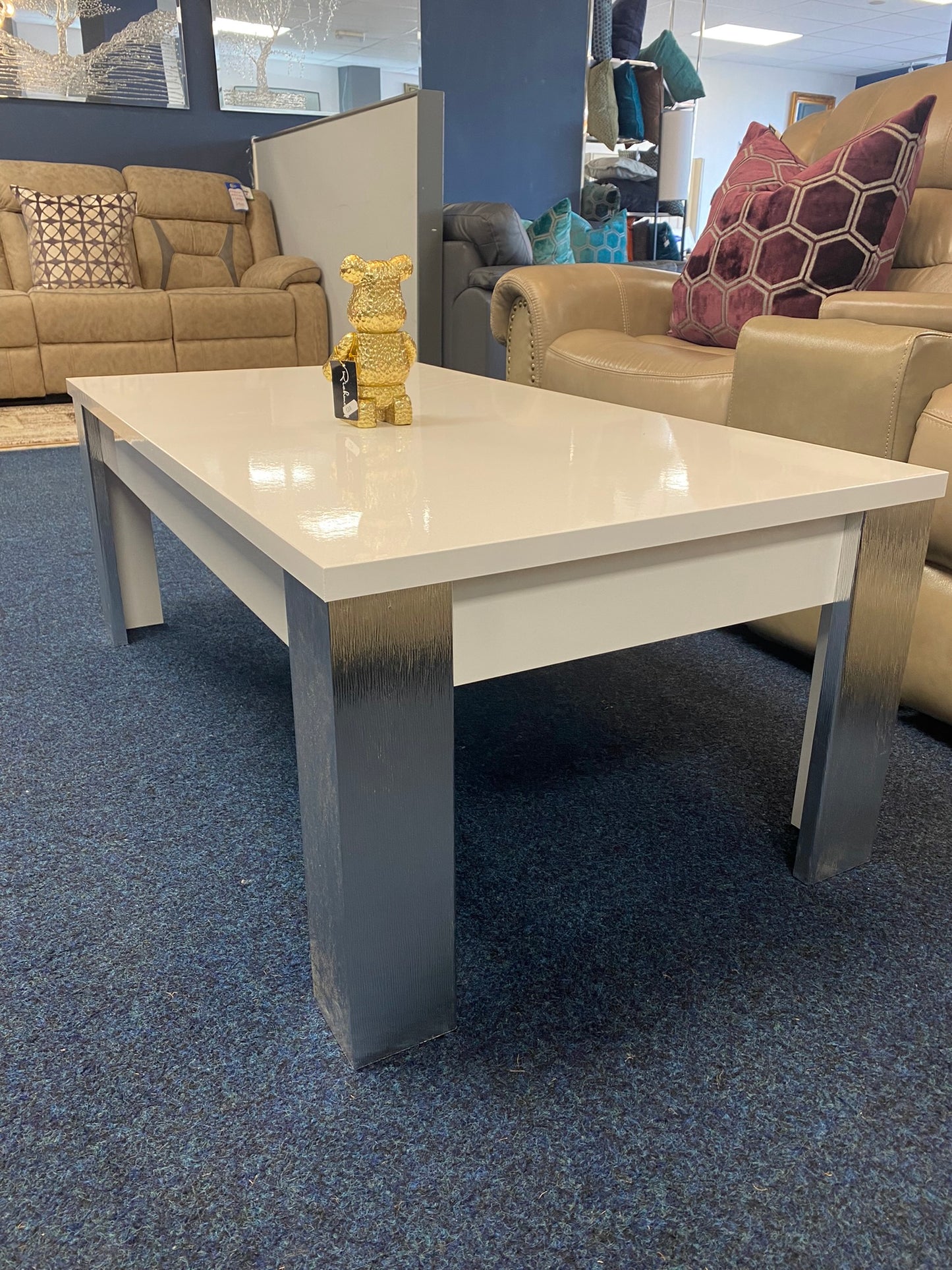 Moderno White Coffee Table