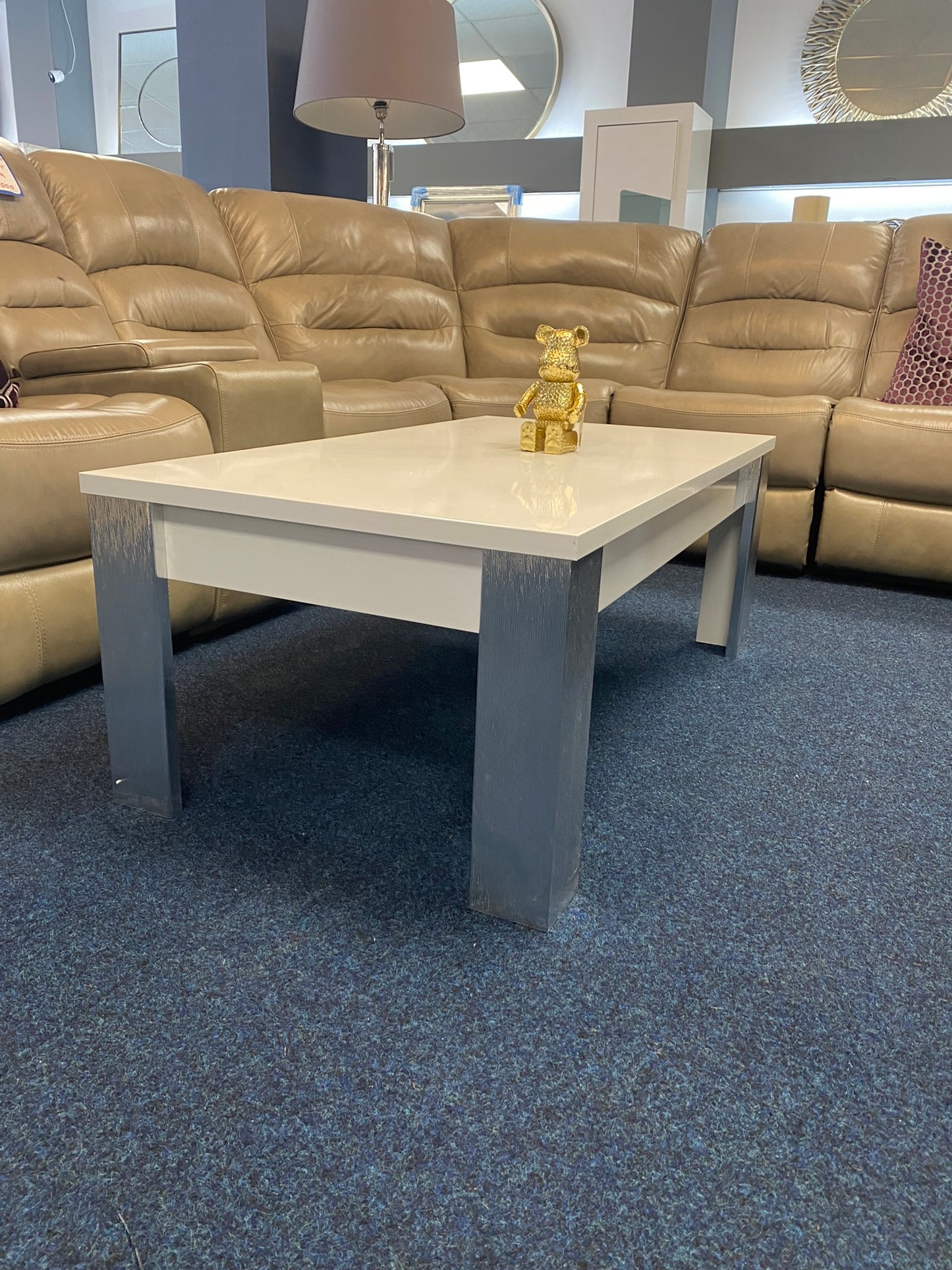 Moderno White Coffee Table