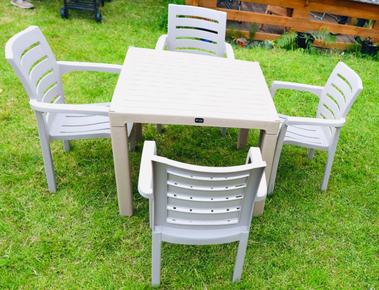 Garden Table with 4 Chairs