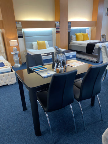 Louis Table + 4 Chairs